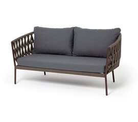 "Диего" диван 2-местный плетеный из роупа, каркас алюминий коричневый (RAL8016) муар, роуп коричневый круглый, ткань темно-серая 027 | Интернет магазин мебели и декора LifeDekor