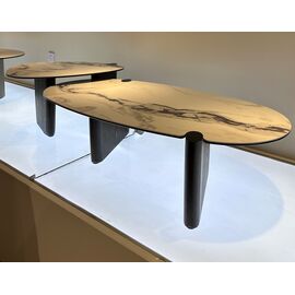 Стол кофейный ARN FENDI WHITE керамика на стекле/массив/ МДФ, облицованный дубовым шпоном ®DISAUR | Интернет магазин мебели и декора LifeDekor