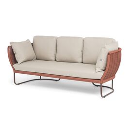 "Фиджи" диван 3-местный плетеный из роупа, каркас алюминий коричневый (RAL8016) муар, роуп красный (8372) круглый tex, ткань Mossle бежевая | Интернет магазин мебели и декора LifeDekor