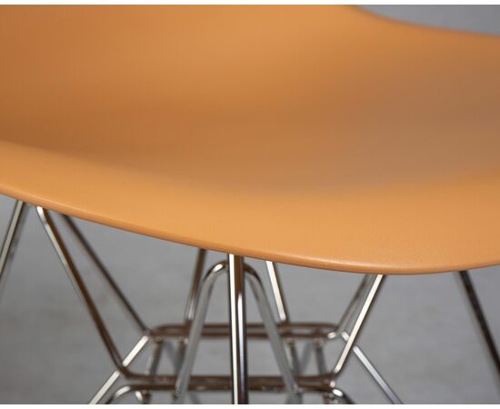 Стул обеденный DOBRIN DSR, ножки хром, цвет персиковый (NX-Y-06), Вариант: ножки хром, цвет персиковый (NX-Y-06), изображение 8 | Интернет магазин мебели и декора LifeDekor