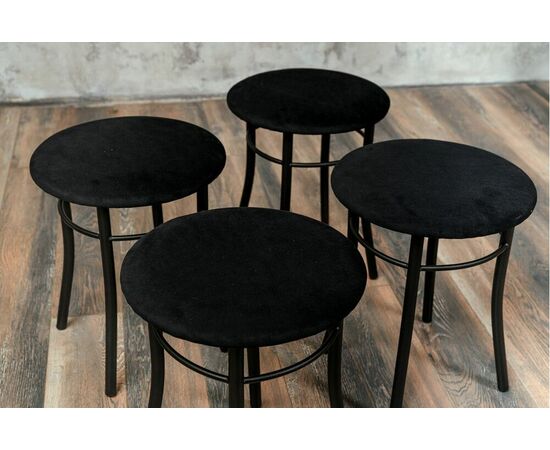 Кухонный табурет Shado Хокер черный велюр, каркас черный, изображение 4 | Интернет магазин мебели и декора LifeDekor