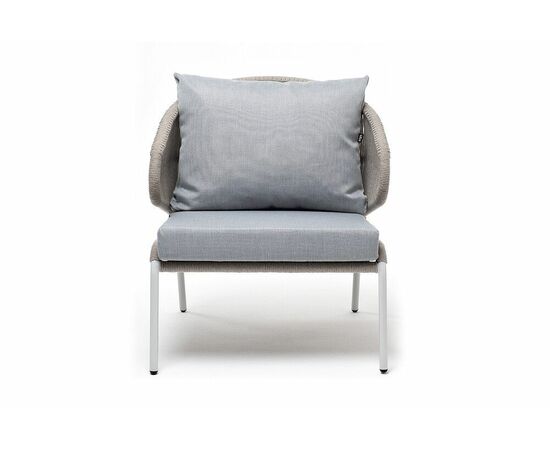 "Милан" кресло плетеное из роупа, каркас алюминий светло-серый (RAL7035) муар, роуп серый меланж круглый, ткань светло-серая, изображение 2 | Интернет магазин мебели и декора LifeDekor