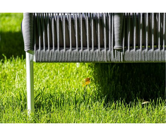 "Канны" диван 2-местный плетеный из роупа, каркас алюминий белый муар, роуп светло-серый круглый, ткань серая 017, изображение 4 | Интернет магазин мебели и декора LifeDekor