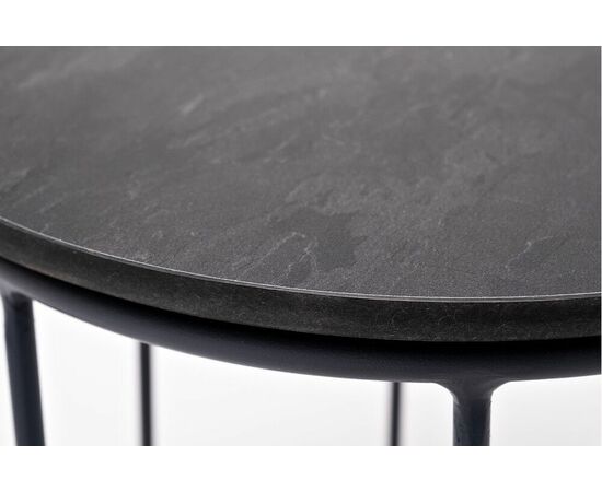 "Эквадор" журнальный стол из HPL круглый Ø40 H55, каркас из алюминия темно-серый (RAL 7024) муар, цвет столешницы "серый гранит", изображение 3 | Интернет магазин мебели и декора LifeDekor