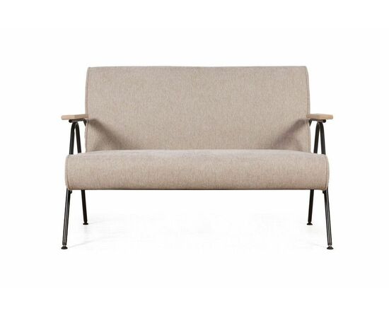 Andy диван двухместный с деревянными подлокотниками, шенилл Shantal beige, изображение 2 | Интернет магазин мебели и декора LifeDekor