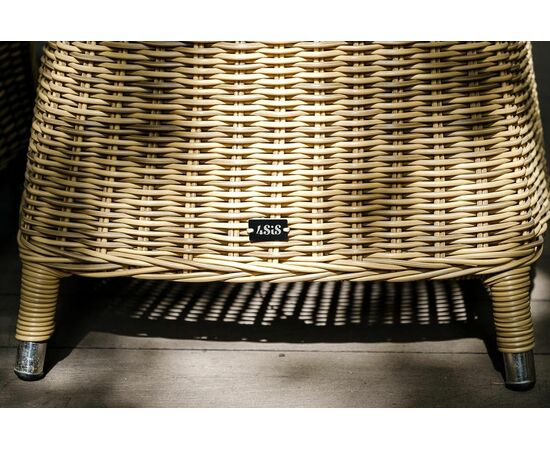 "Равенна" плетеное кресло из искусственного ротанга, цвет соломенный с серой подушкой, изображение 19 | Интернет магазин мебели и декора LifeDekor