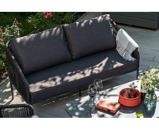 "Канны" диван 2-местный плетеный из роупа, каркас алюминий темно-серый (RAL7024) муар, роуп темно-серый круглый, ткань темно-серая 027, изображение 5 | Интернет магазин мебели и декора LifeDekor