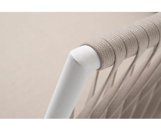 "Касабланка" кресло плетеное из роупа, каркас алюминий белый муар, роуп бежевый 20мм, ткань бежевая 052, изображение 4 | Интернет магазин мебели и декора LifeDekor