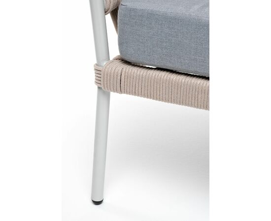 "Диего" кресло плетеное из роупа, каркас алюминий светло-серый (RAL7035) муар, роуп бежевый круглый, ткань светло-серая, изображение 9 | Интернет магазин мебели и декора LifeDekor