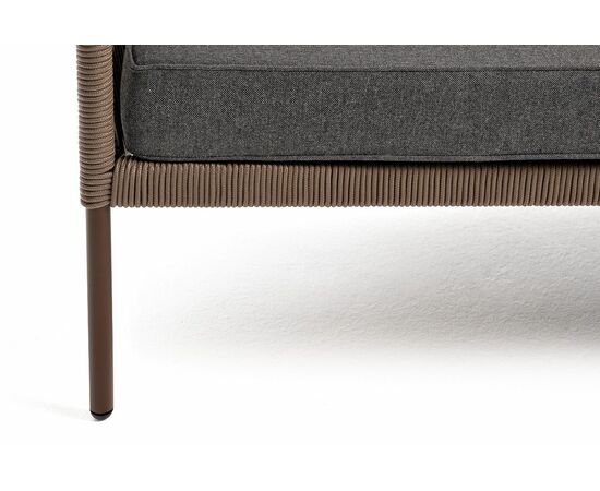 "Канны" диван 2-местный плетеный из роупа, каркас алюминий коричневый (RAL8016) муар, роуп коричневый круглый, ткань темно-серая 027, изображение 7 | Интернет магазин мебели и декора LifeDekor