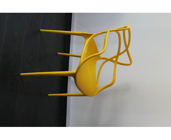 Стул пластиковый MASTERS желтый, изображение 2 | Интернет магазин мебели и декора LifeDekor