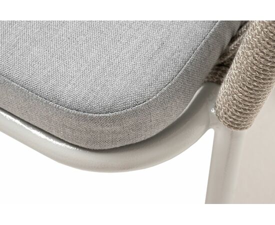 "Лион" стул плетеный из роупа, каркас алюминий светло-серый (RAL7035) муар, роуп серый меланж круглый, ткань светло-серая, изображение 6 | Интернет магазин мебели и декора LifeDekor