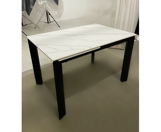 Стол CORNER 120 MATT WHITE MARBLE SINTERED STONE/ BLACK М-City, изображение 2 | Интернет магазин мебели и декора LifeDekor