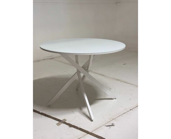 Стол ДАРИО D100 Белый, стекло/ Белый каркас М-City, изображение 4 | Интернет магазин мебели и декора LifeDekor