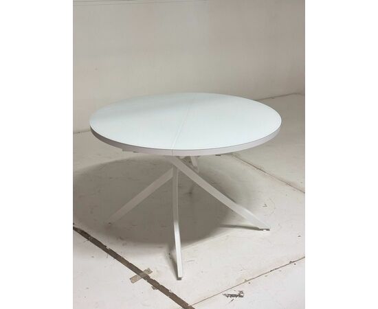 Стол ДАРИО D110 раскладной Белый, стекло/ Белый каркас М-City, изображение 2 | Интернет магазин мебели и декора LifeDekor