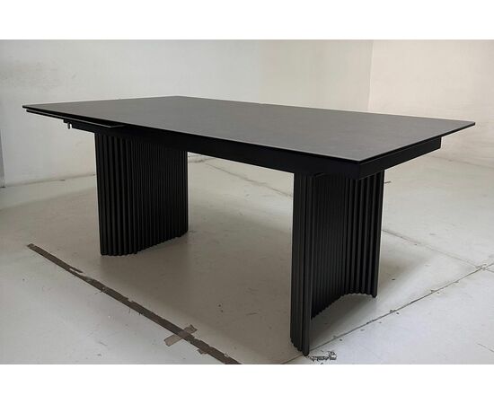 Стол RAGNAR 180 цвет 1699 Серая кожа, керамика / Темно-серый каркас, ®DISAUR, изображение 2 | Интернет магазин мебели и декора LifeDekor