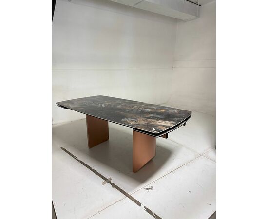 Стол ПУАНТО 200 TITANIUM LAWA NERO, керамика / МЕДЬ каркас М-City, изображение 4 | Интернет магазин мебели и декора LifeDekor