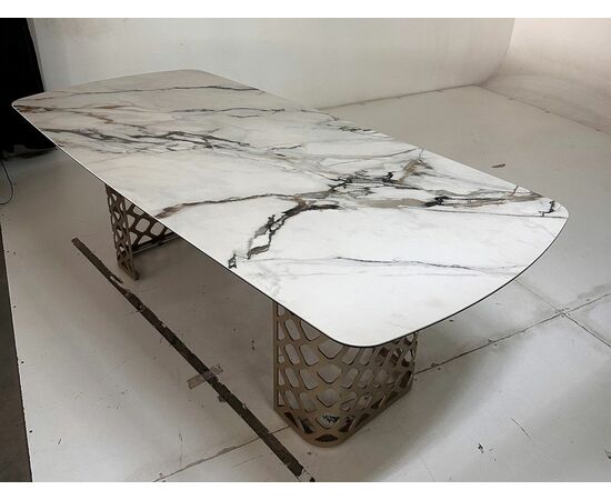 Стол CHIAVARI 220 KL-188 Контрастный мрамор матовый, итальянская керамика / Шампань М-City, изображение 4 | Интернет магазин мебели и декора LifeDekor