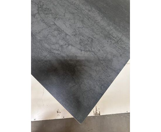 Стол YOAKIM 180 цвет 1704 Темно-серый мрамор, керамика / Темно-серый каркас, ®DISAUR, изображение 2 | Интернет магазин мебели и декора LifeDekor