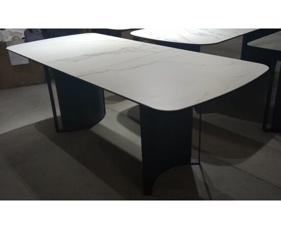 Стол RASMUS 160 TL-45 Белый мрамор, испанская керамика / черный каркас М-City, изображение 2 | Интернет магазин мебели и декора LifeDekor