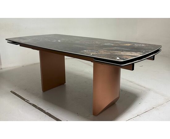 Стол ПУАНТО 200 TITANIUM LAWA NERO, керамика / МЕДЬ каркас М-City, изображение 3 | Интернет магазин мебели и декора LifeDekor