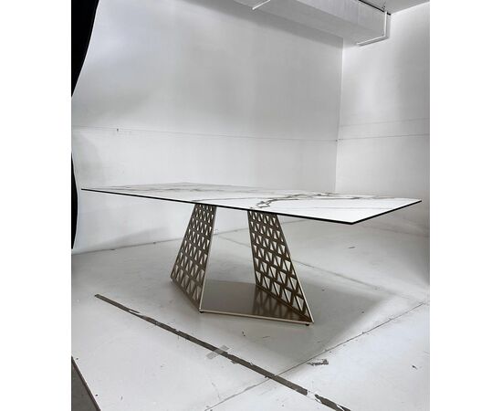 Стол ENNA 220 KL-188 Контрастный мрамор матовый, итальянская керамика/ каркас цвета шампань М-City, изображение 3 | Интернет магазин мебели и декора LifeDekor