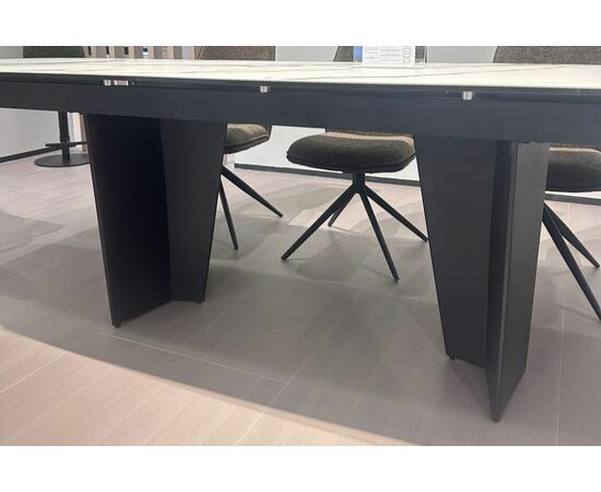 Стол MIKKEL 200 TL-188, испанская керамика / черный каркас каркас, ®DISAUR, изображение 4 | Интернет магазин мебели и декора LifeDekor