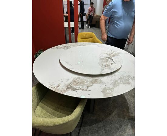 Стол CASTELA 135 Белый мрамор CA071, керамика / Орех, ®DISAUR, изображение 14 | Интернет магазин мебели и декора LifeDekor