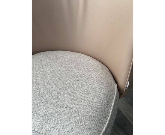 Стул МОНЕ ROVENA IVORI ткань / ORAKUL 130 экокожа / Черный каркас M-City, изображение 2 | Интернет магазин мебели и декора LifeDekor