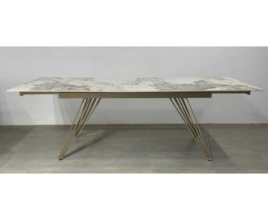 Стол ACERRA NEW 160 GLOSS LUXURY PANDORA SOLID CERAMIC/ каркас цвета шампань М-City, изображение 2 | Интернет магазин мебели и декора LifeDekor