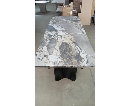 Стол АДАЖИО 240 (320) см MINERAL STONE NATURAL, керамика / Черный каркас М-City, изображение 5 | Интернет магазин мебели и декора LifeDekor