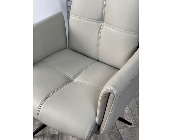 Стул STIG 360 град. поворот.  HF017-11 / HF017-12 Бежевый, экокожа / Черный каркас, ®DISAUR, изображение 4 | Интернет магазин мебели и декора LifeDekor