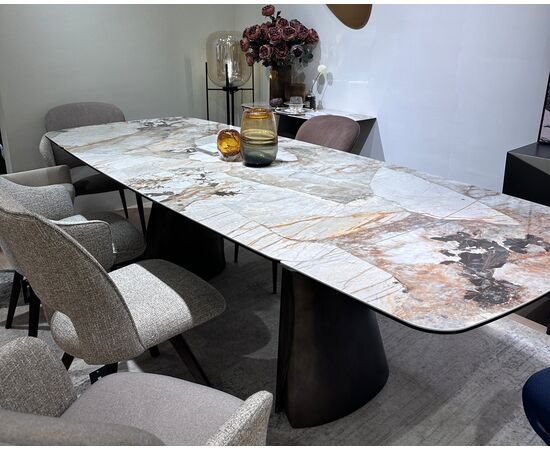 Стол IMBERT 180 GLOSS PATAGONIA, керамика на стекле/ брашированный каркас, цвет медный, ®DISAUR | Интернет магазин мебели и декора LifeDekor