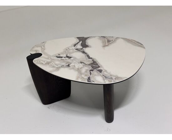 Стол кофейный DAG FENDI WHITE керамика на стекле/массив/ МДФ, облицованный дубовым шпоном ®DISAUR, изображение 3 | Интернет магазин мебели и декора LifeDekor