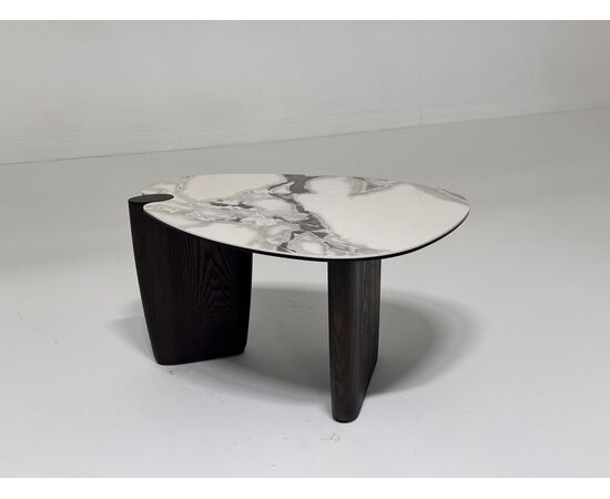 Стол кофейный DAG FENDI WHITE керамика на стекле/массив/ МДФ, облицованный дубовым шпоном ®DISAUR | Интернет магазин мебели и декора LifeDekor