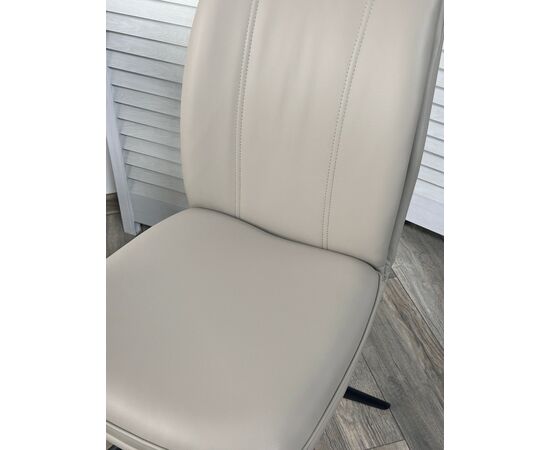 Стул YOHAN 360 град. поворот. HF017-09 Латте, экокожа / Черный, ®DISAUR, изображение 3 | Интернет магазин мебели и декора LifeDekor