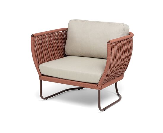 "Фиджи" кресло плетеное из роупа, каркас алюминий коричневый (RAL8016) муар, роуп красный (8372) круглый tex, ткань Mossle бежевая | Интернет магазин мебели и декора LifeDekor