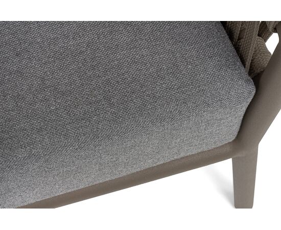 "Комо" кресло плетеное из роупа, каркас алюминий бежево-серый (RAL7006) муар, роуп серо-коричневый 23мм, ткань темно-серая 027, изображение 8 | Интернет магазин мебели и декора LifeDekor