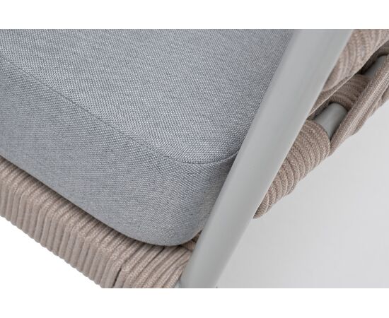 "Диего" кресло плетеное из роупа, каркас алюминий светло-серый (RAL7035) муар, роуп бежевый круглый, ткань светло-серая, изображение 7 | Интернет магазин мебели и декора LifeDekor