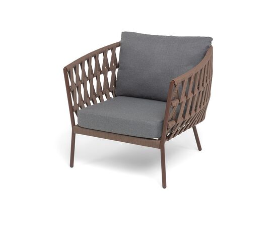 "Диего" кресло плетеное из роупа, каркас алюминий коричневый (RAL8016) муар, роуп коричневый круглый, ткань темно-серая 027 | Интернет магазин мебели и декора LifeDekor