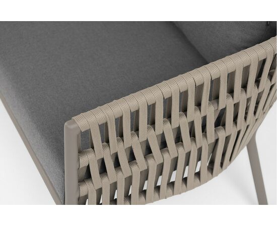 "Комо" диван 2-местный плетеный из роупа, каркас алюминий бежево-серый (RAL7006) муар, роуп серо-коричневый 23мм, ткань темно-серая 027, изображение 6 | Интернет магазин мебели и декора LifeDekor