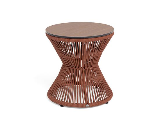 "Мадрид" журнальный стол из HPL круглый Ø50 H55, каркас из алюминия коричневый (RAL8016) муар, цвет "дуб", роуп красный (8372) круглый tex | Интернет магазин мебели и декора LifeDekor