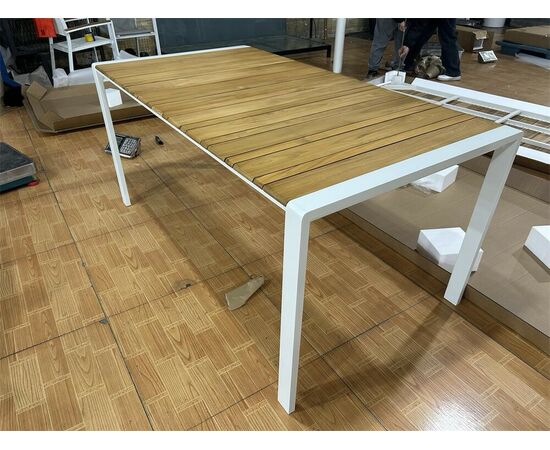 "Альпы" обеденный стол с тиковой столешницей и алюминиевым каркасом | Интернет магазин мебели и декора LifeDekor